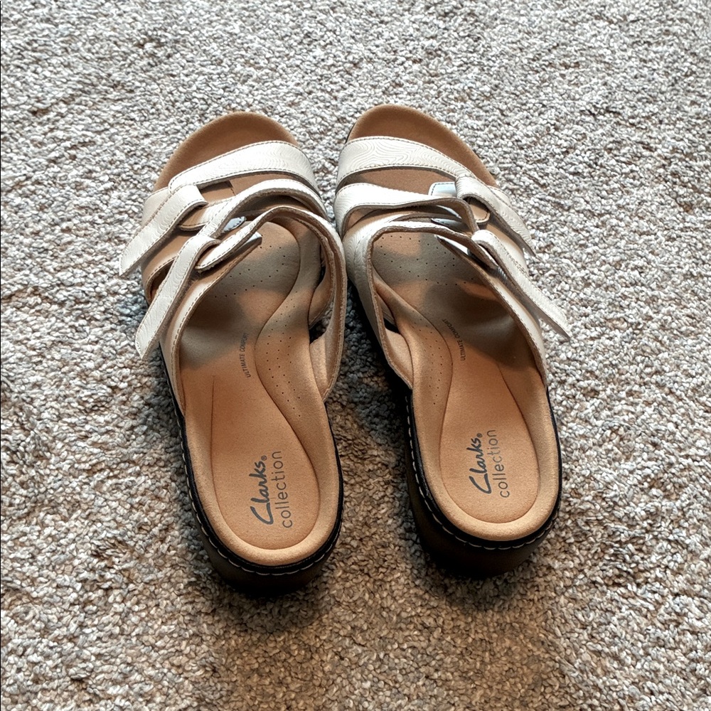 Clarks Women's Tan Open Toe Sandals